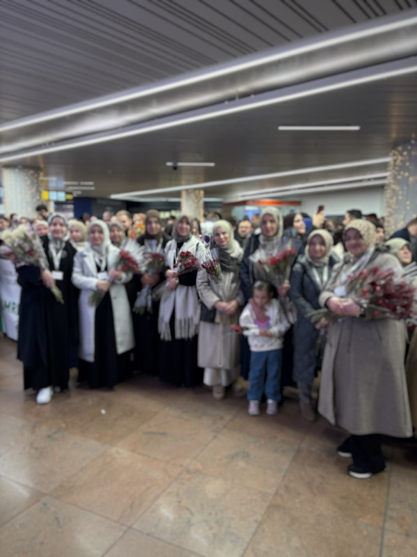 İki kafile halinde gelen umrecilerimiz coşkuyla karşılandı